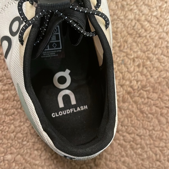 On CLOUDFLASH size 8.5 - Picture 5 of 6